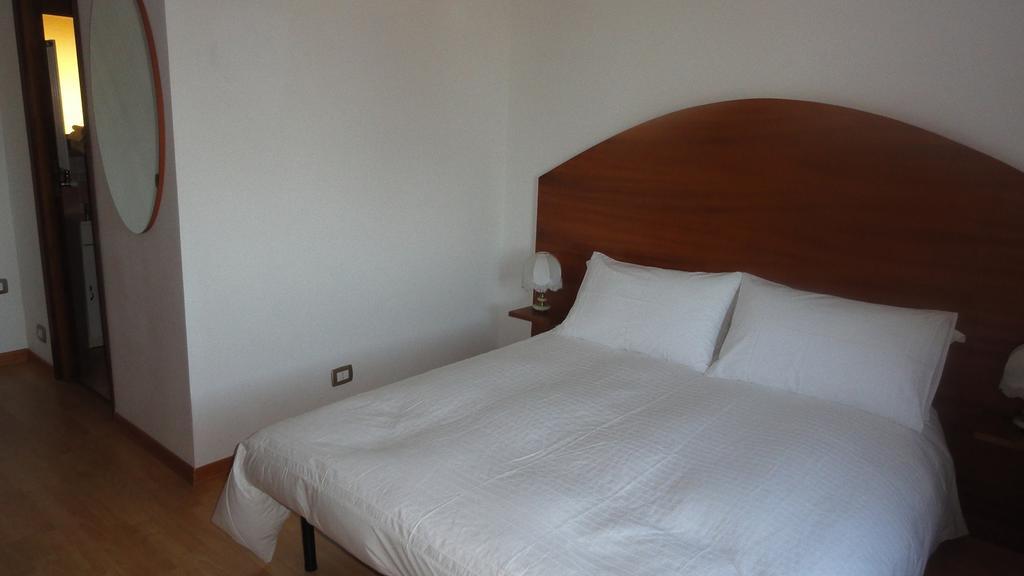 Bed And Breakfast La Corte Degli Ulivi Civitavecchia Cameră foto