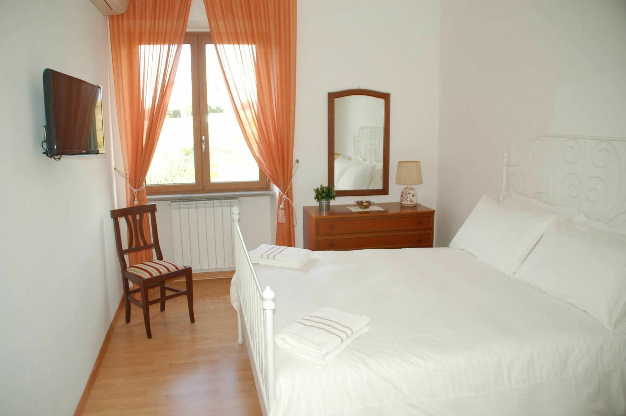 Bed And Breakfast La Corte Degli Ulivi Civitavecchia Exterior foto