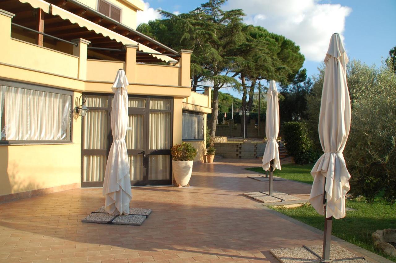 Bed And Breakfast La Corte Degli Ulivi Civitavecchia Exterior foto
