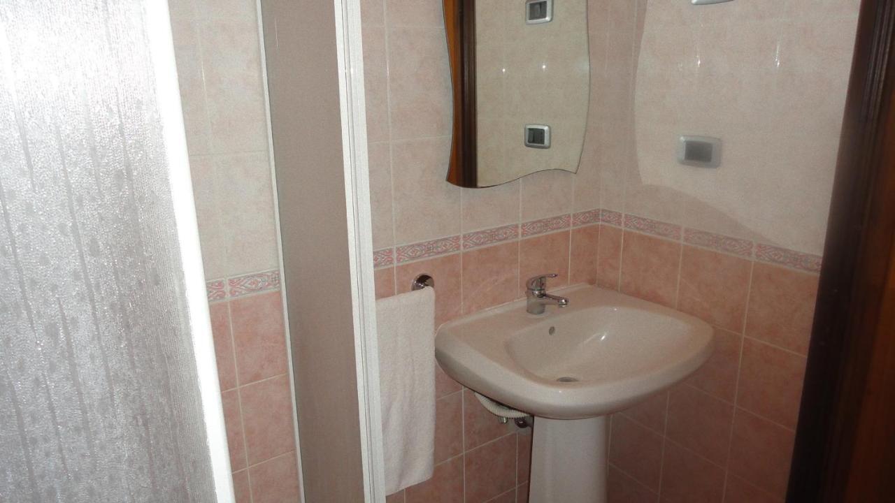 Bed And Breakfast La Corte Degli Ulivi Civitavecchia Cameră foto