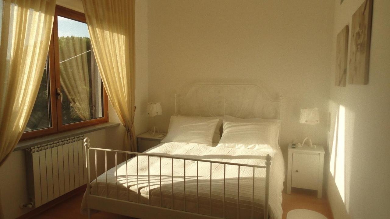 Bed And Breakfast La Corte Degli Ulivi Civitavecchia Cameră foto